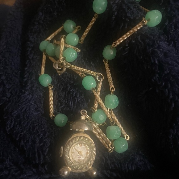 🅢🅐🅛🅔 🌻 Rare Vintage Gold Toned Jade Necklace Waltham Watch Pendant - Picture 3 of 7